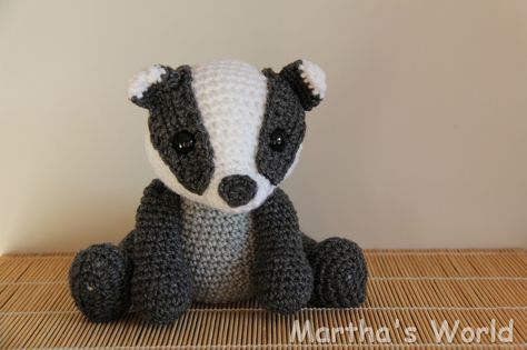 Baby Badger crochet pattern by Kate E Hancock (Inspiration only). Baby Badger, Crochet A Bear, Bamboo Crochet, Crochet Woodland, Rabbit Ideas, Bear Ideas, Cutest Crochet, Amigurumi Rabbit, Crochet Hook Set