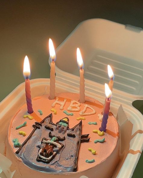 Tiffin Cake, Tiffin Box, Box Cake, Birthday Candles, Cute Cat, Birthday Cake, Candles, Cake, Birthday