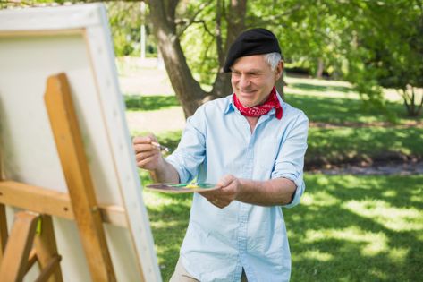 Hombre maduro pintando en el parque Foto Premium | Premium Photo #Freepik #photo #verde #hombre #pintura #cepillo Man Painting, Best Resume Template, Best Resume, Premium Photo, Photo Editing, Royalty Free Stock Photos, Canvas Painting, Stock Images, Photoshop