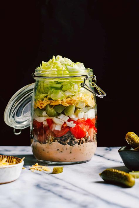 Big Mac Salad Jars - Kalejunkie Fast Food Salads, Mcdonald's Big Mac, Salad Jars, Fancy Salads, Big Mac Salad, Mason Jar Salad Recipes, Plant Based Yogurt, Mac Salad, Paleo Meal Plan