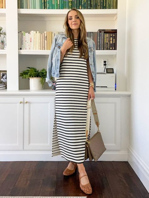 4 Cute Midi T-Shirt Dress Outfits - Merrick's Art Casual Long Tshirt Dress, How To Style A Tshirt Dress, Long T Shirt Dress Outfit, Dr Vacation, Pink Linen Pants, Dress Layering, Long Tshirt Dress, Cute Travel Outfits, Vacation 2024