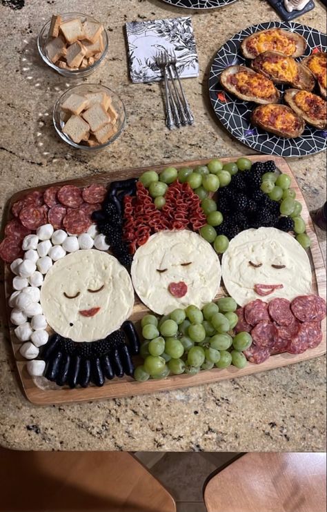 Hocus pocus movie night Hocus Pocus Movie Night Food, Hocus Pocus Charcuterie Board, Hocus Pocus Movie Night, Hocus Pocus Charcuterie, Hocus Pocus Movie, Movie Night Food, Halloween Movie Night, Night Food, Halloween Movie