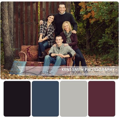 House Of Color Winter, Family Pictures Winter, Colors For Family Pictures, Large Group Family Photos, Group Family Photos, Family Color Schemes, What To Wear Winter, Picture Color Schemes, Family Photos What To Wear