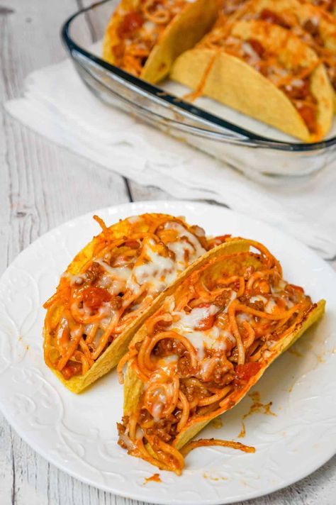 Spaghetti Tacos are an easy dinner recipe made with stand and stuff taco shells loaded with spaghetti and ground beef tossed in in tomato sauce with taco seasoning and baked with cheese. Spaghetti Tacos, Tasty Tacos Recipe, Cilantro Lime Shrimp Tacos, Ground Chicken Tacos, Mild Taco Seasoning, Creamy Soup Recipes, Taco Spaghetti, Grilled Taco, Easy Taco Soup