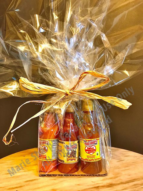 Hot Sauce Gift Basket Ideas, Louisiana Gift Basket Ideas, Hot Sauce Gift Basket, Sauce Display, Green Pepper Jelly, Green Mango Chutney, Louisiana Gifts, Meeting Ideas, Green Mango