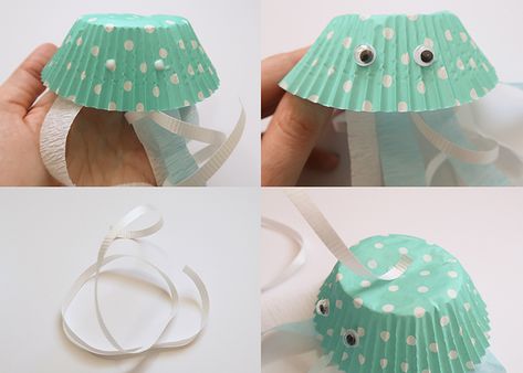 Easy Cupcake Liner Jellyfish Craft | Woo! Jr. Kids Activities Jellyfish Cake, Twos Activities, Jellyfish Kids, Cupcake Liner Crafts, Sea Animal Crafts, Ocean Craft, Jellyfish Craft, Wedding Cake Recipe, Baking Party