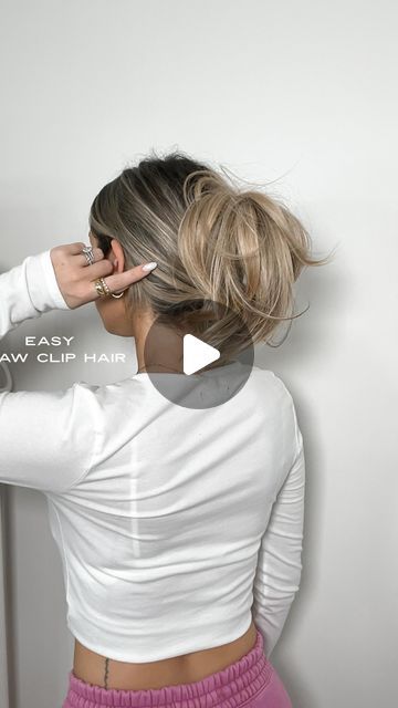 KAIT CURNOW on Instagram: "Easy Claw Clip Hair 🫶🏼 save this for later when you’re in need of a little hair inspo 🤍  #hairtutorial #hairideas #hairinspiration #hairinspo #hairidea #easyhairstyles #clawcliphairstyle #clawclip #messyhair #messyhairstyle #ltkbeauty #simplehairstyles #hairgoals" Messy Hair Clip Hairstyles, Easy Hairstyles With Claw Clip, Messy Claw Clip Hairstyles, Easy Claw Clip Hairstyles, Claw Clip Hairstyles, Hair Clip Hairstyles, Claw Clip Hair, Clip Hairstyles, Clip Hair