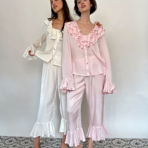 Satin sets with mother of pearl buttons 🫧 Feminine Pajamas, Pajama Set Aesthetic, Stylish Pyjamas, Fancy Pajamas, Vintage Pjs, Set Aesthetic, House Wear, Stylish Pajamas, Night Gowns