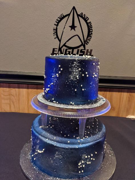 Star Trek Wedding Cake, Star Trek Cake, Star Trek Birthday, 20 Anniversary, Star Trek Wedding, Star Trek Theme, Engagement Box, Wedding Vows Renewal, Star Trek Ships