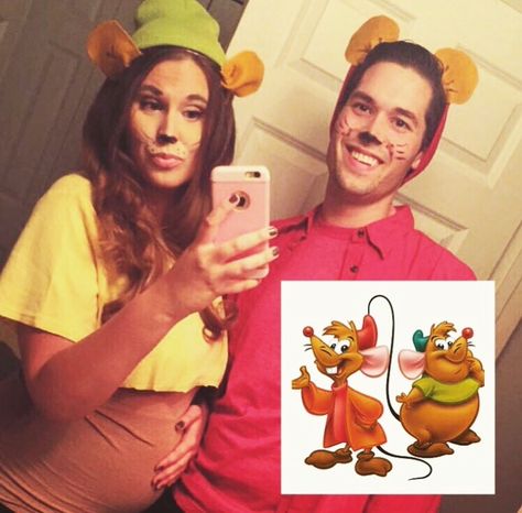 DIY Family Disney Halloween Costumes Family Disney Halloween Costumes, Maternity Costume, Disney Costumes Diy, Pregnancy Costumes, Halloween Costumes For Work, Pregnant Halloween Costumes, Holloween Costume, Hallowen Costume, Pregnant Halloween