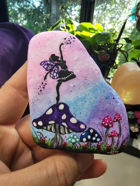 Fairy Rock Painting Ideas, Fairy Rock Painting, Rock Painting Fairy House, Fairy House Rocks Painting, Fairy Garden Painted Rocks, Fairy Rocks, Fairy Garden Stones Painted Rocks, Spring Rocks, Rock Houses