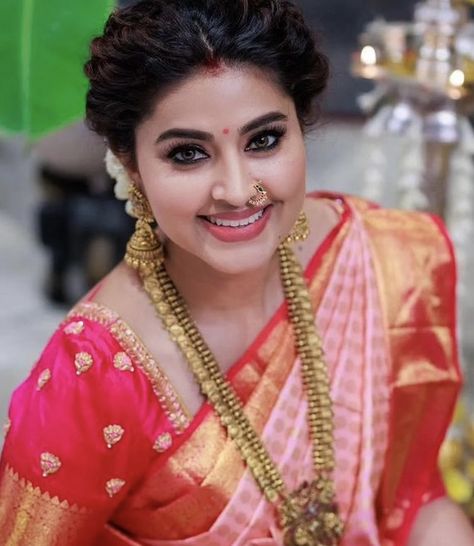 Sneha Prasanna, Traditional Silk Saree, Blouse Designs Indian, Unique Blouse Designs, Unique Blouse, Saree Trends, Frock Design, Indian Actress Hot Pics, Blouse Work Designs