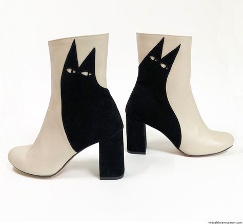 Cat Boots, Mode Shoes, Mode Tips, Funky Shoes, Modieuze Outfits, Charlotte Olympia, Crazy Shoes, Pretty Shoes, Mode Inspiration