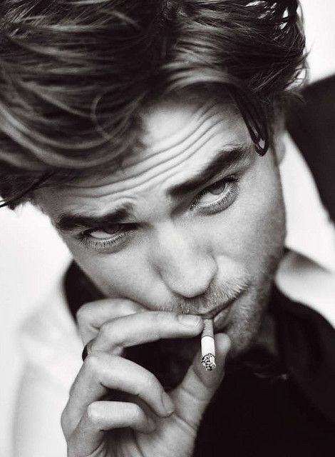 Cigs are gross but I don't care.. #hot Boys Boys Boys, Cedric Diggory, Gq Magazine, Edward Cullen, The Twilight Saga, Famous Faces, Robert Pattinson, Belle Photo, Mtv