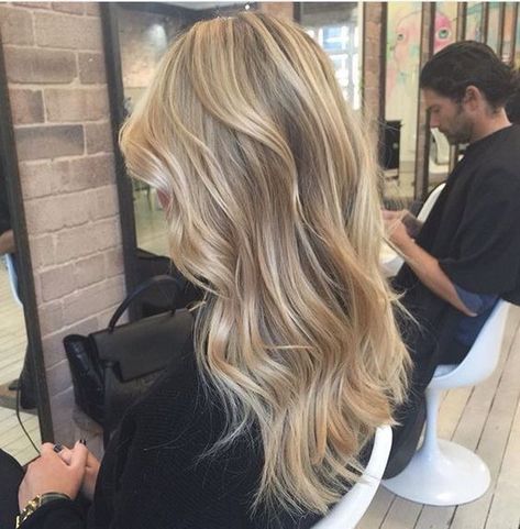 Medium Light Blonde Hair, Dimensional Beige Blonde, Blonde Highlights Cool Tone, Hair Color Ideas For Blondes Winter, Butter Blonde Balayage, Blonde Hair With Dimension, Vanilla Blonde Balayage, Sandy Blonde Balayage, Coloured Highlights