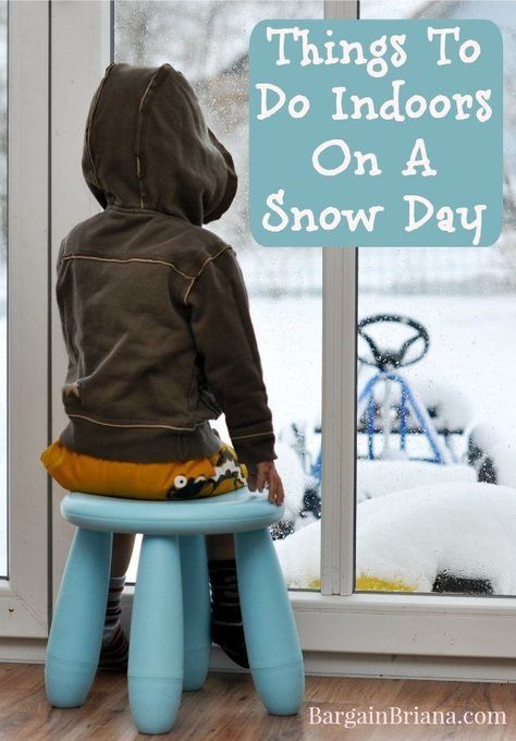 Things To Do Indoors On A Snow Day :: When the snow comes down, kids get antsy to go outside. What about when it is too cold? Here are several games for indoors on a snow day. What To Do When Its Cold Outside, Things To Do On A Snowy Day Inside, Things To Do Inside, Nanny Ideas, Fun Rainy Day Activities, Winter Lesson Plan, Snow Coming, Crafty Mom, Special Friends