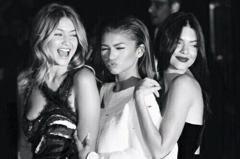 Gigi Hadid ♡ Zendaya ♡ Kendall Jenner Hair Tumblr, Tumblr Hair, Zendaya Coleman, Anniversary Party, Gigi Hadid, Anniversary Parties, Top Model, Kendall Jenner, Paris Fashion