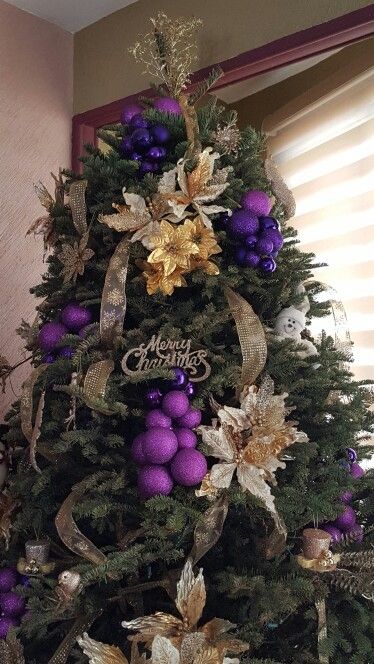 ÁRBOL NAVIDAD RACIMO DE UVAS Tree Inspiration, Magical Birthday, Christmas Tree Decorating Themes, Christmas Tree Inspiration, Purple Christmas, Christmas 2022, Christmas Ornament Crafts, Christmas 2023, Christmas Tree Themes