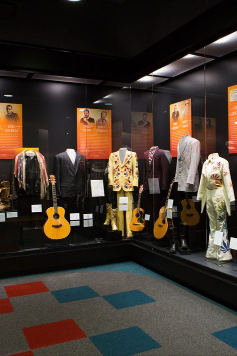 Nashville's music museums offer a deep dive into the city's rich musical heritage. Discover the stories of legendary artists, and genres at The Country Music Hall of Fame, Johnny Cash Museum, NMAAM, and more, and see how Music City's sound has evolved over the years. Nashville Attractions, Johnny Cash Museum, Southern Mansions, Country Music Hall Of Fame, Music Museum, Interactive Museum, Nashville Music, Southern Cities, Music Hall