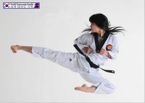 Jump side kick Kick Drawing, Blue Belt Jiu Jitsu, Flying Side Kick, Tkd Girl, World Taekwondo, Korean Martial Arts, Taekwondo Girl, Kenpo Karate, Judo Karate