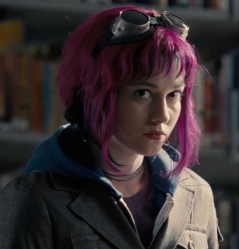 Ramona Flowers Live Action, Ramona Scott Pilgrim, Scott Pilgrim Movie, Scott Pilgrim Comic, Manic Pixie Dream Girl, Ramona Flowers, Scott Pilgrim Vs. The World, Silly Goofy, Mary Elizabeth Winstead