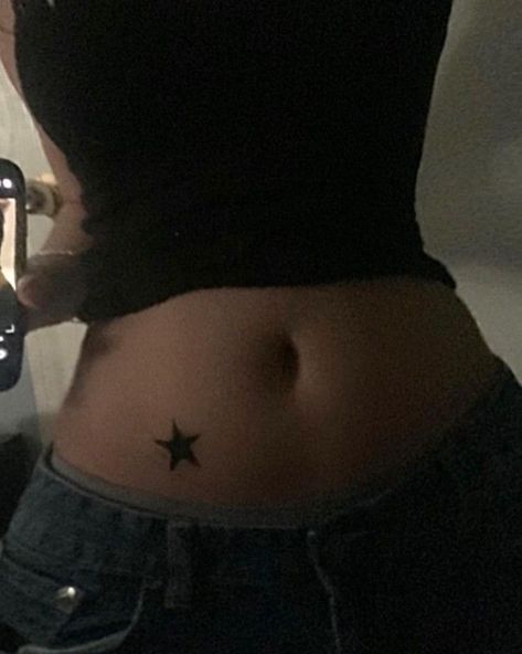 Stick N Poke Tattoos Grunge, Feminine Tattoos Ideas, Low Stomach Tattoo, Tattoo Ideas Grunge, Tat Drawings, Dainty Tattoo Ideas, Dainty Feminine Tattoos, Art Tattoo Ideas, Dainty Tattoo