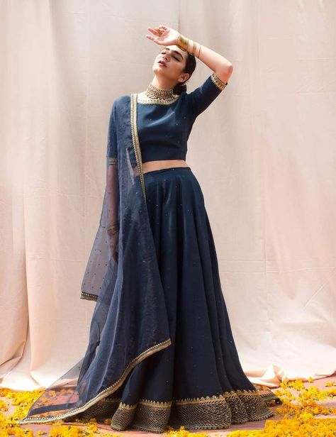 Sider Lehnga, Simple Lehangas Plain, Teal Blue Outfit, Stone Work Lehenga, Dark Blue Lehenga, Simple Lehenga Designs, Lehenga Simple, Navy Blue Lehenga, Pakistani Lehenga