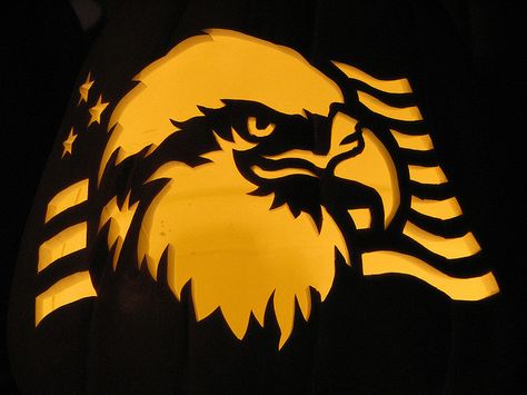 Eagle with Flag pumpkin carving idea Eagle Pumpkin, Eagle Template, Eagle With Flag, Pumpkin Carving Stencils Templates, Halloween Pumpkin Carving Stencils, Pumkin Carving, Pumpkin Carving Designs, Disney Pumpkin, Halloween Stencils