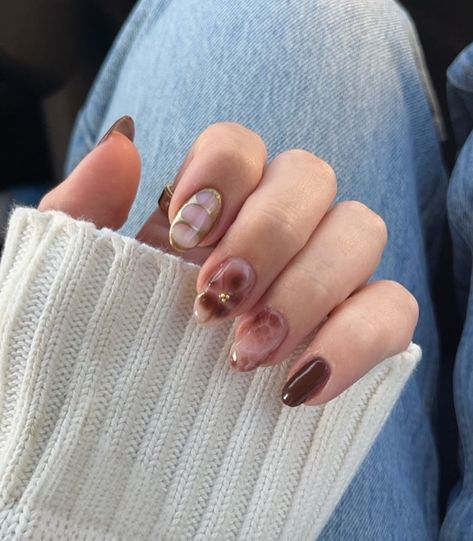 Brown freestyle nails🤎✨ Polish used: Mocha brown- pink Gellac Rosewater pink- pink Gellac Gold painting gel- born pretty -🧸⭐️ #pinkgellac #nailsnailsnails #nails #nail #nailinspo #nailfie #partynails #pinknails #fallnails #autumnnails #nails2inspire #nailsalon Born Pretty Nails, Pink And Brown Nails, Mocha Nails, Freestyle Nails, Pink Gellac, Gold Painting, Disney Collage, Party Nails, Nails Polish