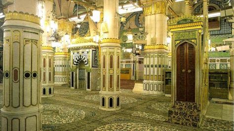 Masjid Al Nabawi, Life In Saudi Arabia, Al Masjid An Nabawi, Masjid Nabawi, History Of Islam, Medina Mosque, Masjid Al Haram, Paradise Garden, Beautiful Mosques