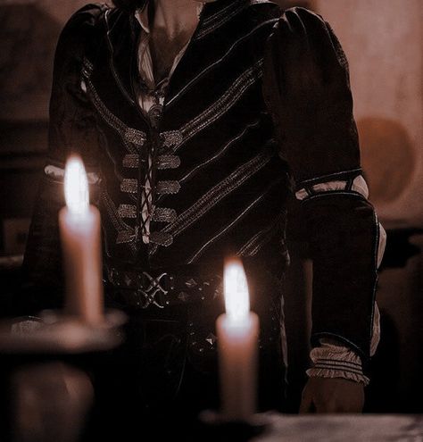 Medieval Man Aesthetic, Royal Guard Aesthetic, Medieval Outfit, Medieval Aesthetic, Fairytale Aesthetic, Vampire Stories, Royal Aesthetic, Shadow Warrior, Young Prince