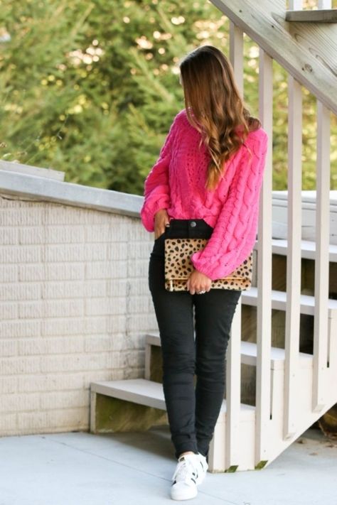 I hope you all had a great weekend! Today on the blog I am wearing my favorite hot pink cable knit sweater that is so trendy for fall. #knitted #macrame #crochet Chunky Sweater Outfit, Closet Outfits, Yellow Knit Sweater, Leopard Clutch, Pink Cable Knit Sweater, Bag Crochet Pattern, Hot Pink Sweater, Jeans Outfit Winter, Outfits Jeans