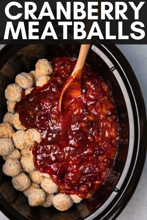 Cranberry Sauce Meatballs, Slow Cooker Meat, Cranberry Sauce Thanksgiving, Yummy Appetizers Parties, Fresh Cranberry Sauce, Cranberry Meatballs, Cream Cheese Chicken Chili, Slow Cooker Chicken Chili, Leftover Cranberry Sauce