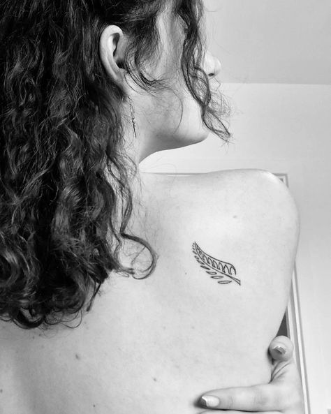 New Zealand Outline Tattoo, Kiwi Tattoo New Zealand, Kiwi Fern Tattoo, Nz Inspired Tattoo, New Zealand Tatoos, New Zealand Fern Tattoo Design, Small New Zealand Tattoo, Small Fern Tattoo Simple, Fern Tattoo New Zealand