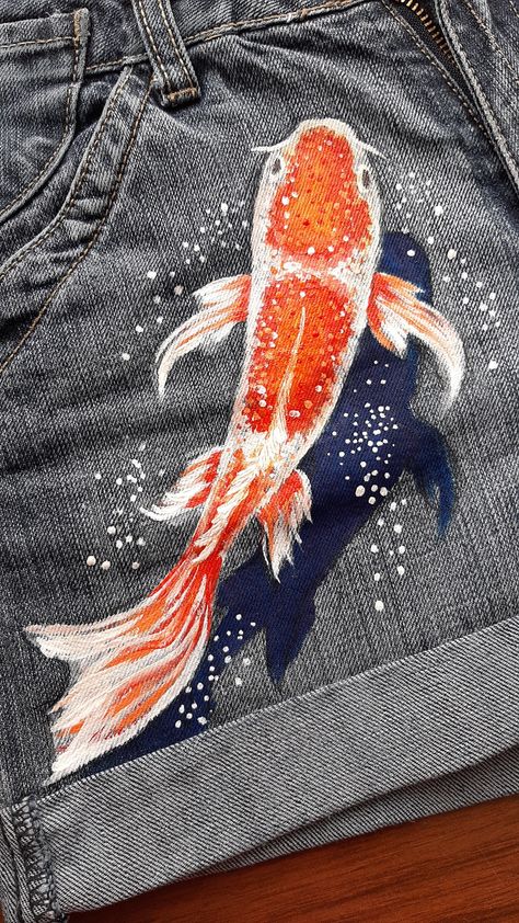 One more fish on my shorts Koi Fish Embroidery Jeans, Painted Clothes Diy Jeans, Cfg Outfit, Funky Crafts, Jean Projects, Custom Jeans Diy, Fish Clothing, Painted Clothes Diy, Battle Jacket