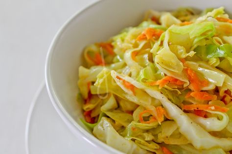 Sauteed Cabbage and Carrots-- I used to make this all the time when I was vegan. Tasty with a touch of pepper. Wilted Cabbage, Ground Beef Breakfast, Cabbage And Carrots, Steamed Cabbage, Vegan Coleslaw, Sauteed Cabbage, Carrots Recipe, Veggie Lasagna, Carrot Salad