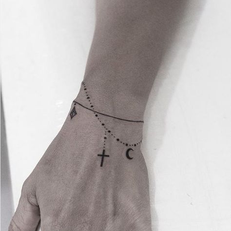 Wrist Bracelet Tattoos For Women, Wrist Bracelet Tattoos, Braclet Tattoo, Bracelet Tattoos For Women, Bracelet Tattoos, Wrist Bracelet Tattoo, Garter Tattoo, Stile Harry Potter, Ankle Bracelet Tattoo