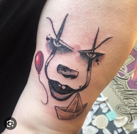 Penny Tattoo, Stephen King Tattoos, Tupac Tattoo, Pennywise Tattoo, Black Crow Tattoos, Knuckle Tattoos, Clown Tattoo, Mom Tattoo Designs, Movie Tattoo