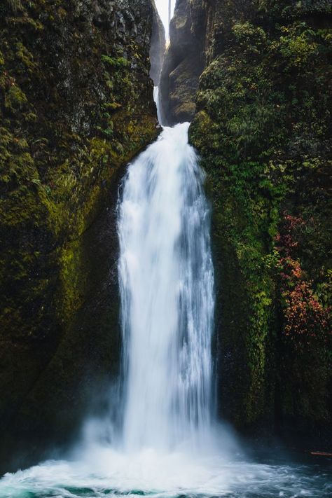 Photo of a waterfall along the Wahclella Falls trail in Columbia River Gorge, Oregon Columbia Gorge Oregon, Wahclella Falls Oregon, North Umpqua River Oregon, Columbia River Gorge Hikes, Columbia River Gorge Oregon, Columbia River Gorge Waterfalls, Photography Inspiration Nature, Oregon Waterfalls, Columbia River Gorge