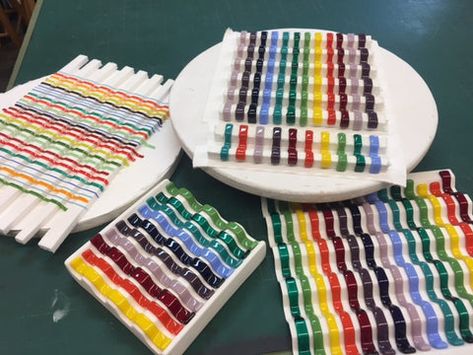 Weaving Glass Mosaic Tools, Broken Glass Crafts, Stained Glass Garden, Studio Workspace, Fused Glass Dishes, Fused Glass Wall Art, Artists Studio, Fused Glass Plates, Glass Fusion Ideas