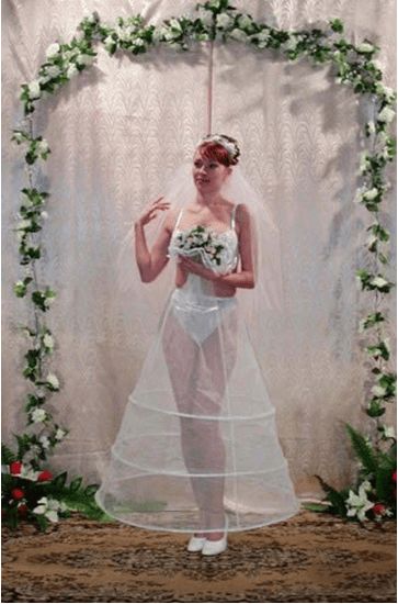 A mosquito net Weird Wedding Dress, Ugly Wedding Dress, Custom Wedding Dress, Wedding Humor, Wedding Dresses Unique, Here Comes The Bride, Wedding Attire, Designer Wedding Dresses, Catsuit