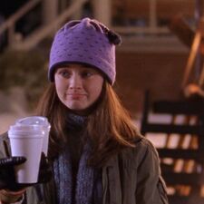 Gilmore Girls Christmas, Cafe Plan, Gilmore Girls Outfits, Team Logan, Alexis Bledel, Lorelai Gilmore, I Love Cinema, Rory Gilmore, Purple Aesthetic