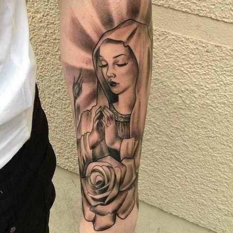 65 fotos de tatuagem de Nossa Senhora que vão te inspirar Mother Mary Tattoos, Maria Tattoo, Religion Tattoos, Catholic Tattoos, Virgin Mary Tattoo, Mary Tattoo, Religious Tattoo, Upper Arm Tattoos, Jesus Tattoo