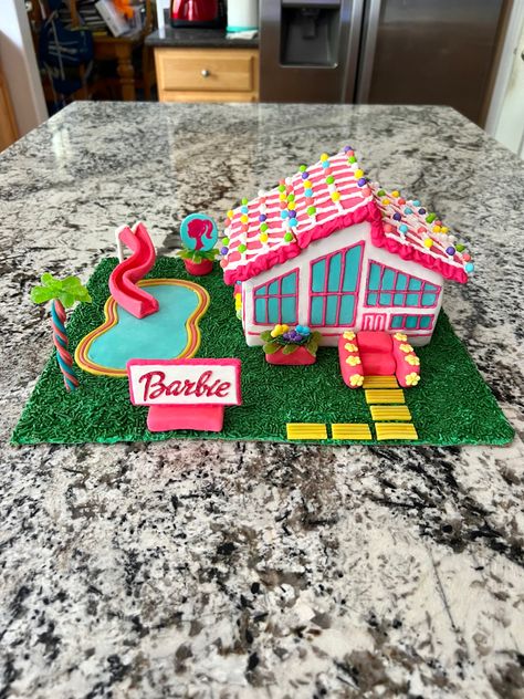 Girly Gingerbread House Ideas, Gingerbread House Creative Ideas, Gingerbread House Ideas Creative Funny, Cool Gingerbread House Designs, Gingerbread Barbie House, Gingerbread House Barbie, Crazy Gingerbread House Ideas, Barbie Dream House Gingerbread, Barbie Gingerbread House Ideas