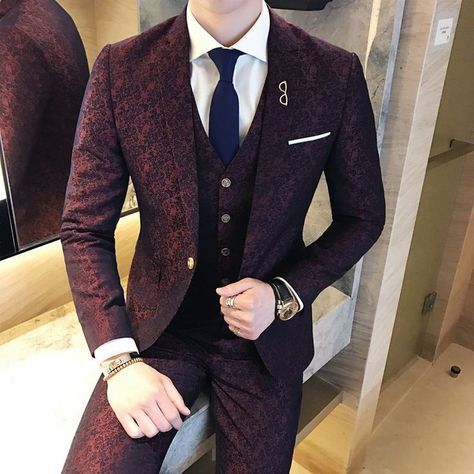 Wine Red Jacket, 3 Piece Suit Men, Cheap Suits For Men, Terno Slim Fit, Vintage Suit Men, Best Wedding Suits, Jacquard Suit, Maroon Suit, Terno Slim