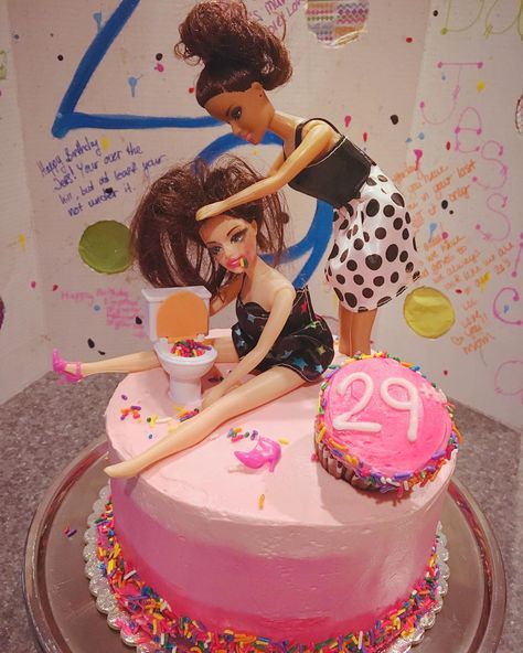 Drunk Barbie cakes are the most hilarious way to celebrate a birthday or a hen do - and these 19 in particular really know how to party... Drunk Barbie Cake, 21st Birthday Ideas, 21st Birthday Girl, Barbie Birthday Cake, 21st Bday Ideas, Bolo Barbie, 21st Cake, 21st Birthday Cakes, 21st Party