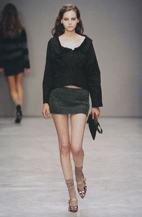 2001 Fashion, Visual Gallery, 가을 패션, Runway Models, 90s Fashion, Runway Fashion, Miu Miu, Fashion Inspo Outfits, High Fashion