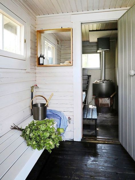 Swedish Cabin Interior, Swedish Cabin, Summer Cabins, Design For Bathroom, Scandinavian Cabin, Scandinavian Cottage, Tiny Loft, Scandinavian Rustic, Log Cabin Interior