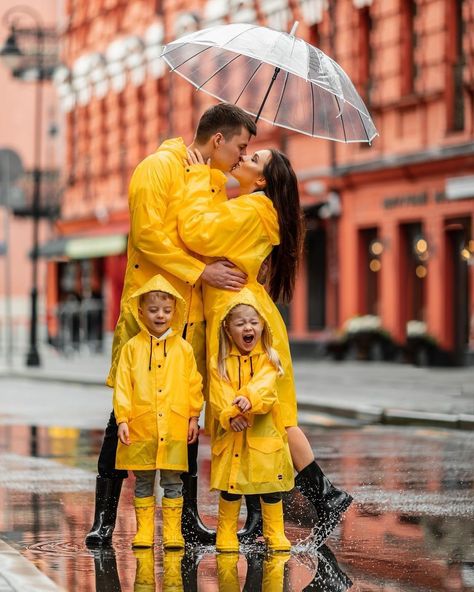 Rainy Photoshoot, Rain Photo, I Love Rain, Amazing Wedding Photography, Fall Session, Yellow Raincoat, Love Rain, Rain Gear, Sweetest Day