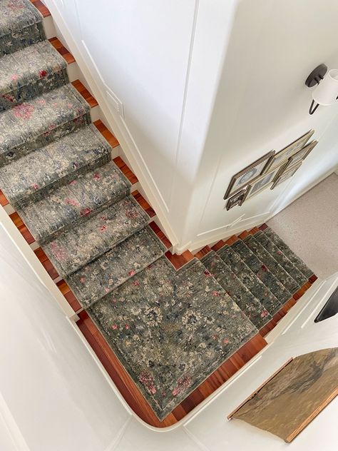 How to install a DIY Staircase Runner - Erin Zubot Design Stair Landing Decor, Front Stairs, Staircase Runner, Writing A Blog, Diy Staircase, Staircase Makeover, Stair Remodel, Diy Entryway, Home Design Diy